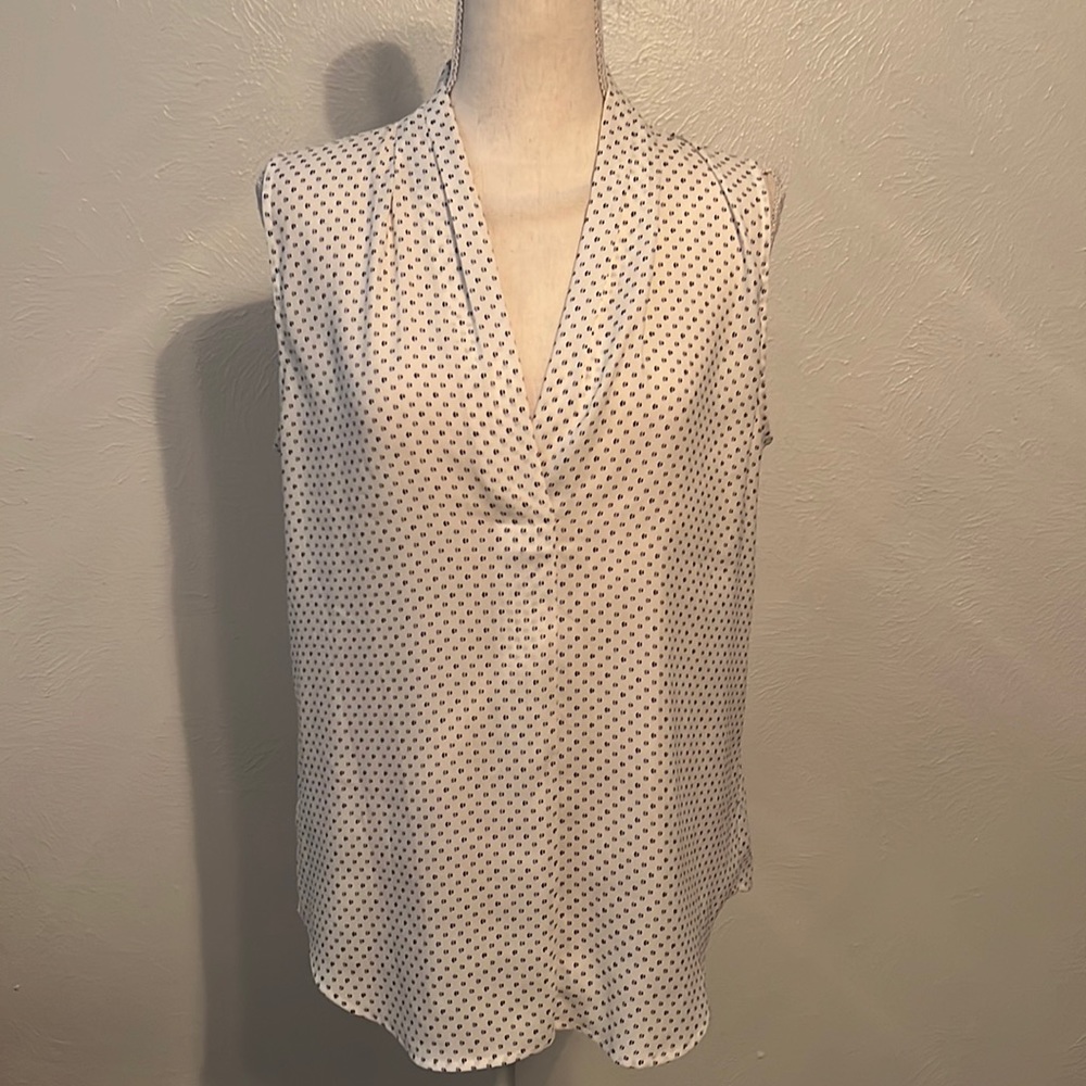 Sleeveless v neck top by Ann Taylor.  Never Wore.
